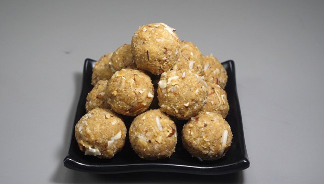 Gond Laddu